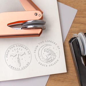 Embosseur de livres personnalisé/Tampon de livre personnalisé/De la bibliothèque de livres/Embosseur de bibliothèque/Ex Libris/Cadeau pour amoureux des livres