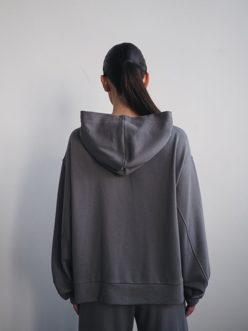 Superzachte hoodie van bamboestof, oversized, grijze kleur stijlvolle hoodie, goed voor dagelijks gebruik, gemakkelijk te stylen afbeelding 3