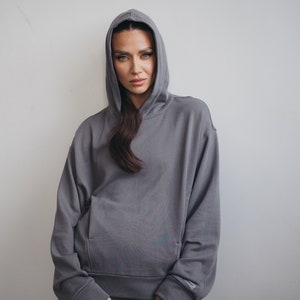 Superzachte hoodie van bamboestof, oversized, grijze kleur stijlvolle hoodie, goed voor dagelijks gebruik, gemakkelijk te stylen afbeelding 1