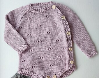 Handgestrickter Baby Strampler | Baby-Outfit | Baby-Geschenk