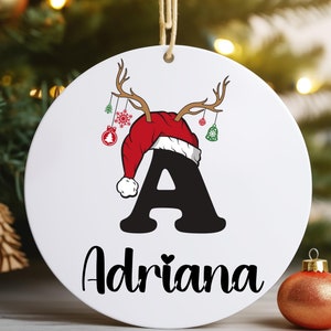 Adorno con nombre y letra personalizado 2024, adorno personalizado, adorno navideño familiar, adorno con inicial personalizado, adorno familiar, regalo navideño