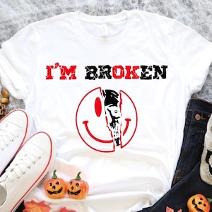 I&#39;m Broken Skull Halloween Shirt: Funny Horror Tee