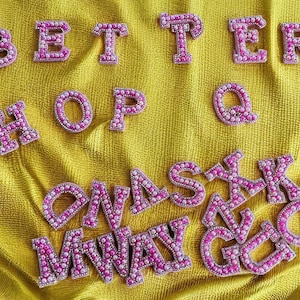 Patch de letra com brilho de strass dourado e pérola branca, patch personalizado, patches de letras artesanais, bolsa, chapéu, jeans, apliques faça você mesmo