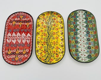 Handmade Turkish Ceramic Oval Plate, Floral Design (27cm)