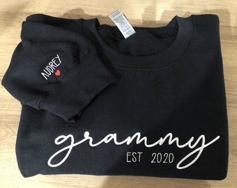 Grandma Est And Grandkids Embroidered Sweatshirt EMB4