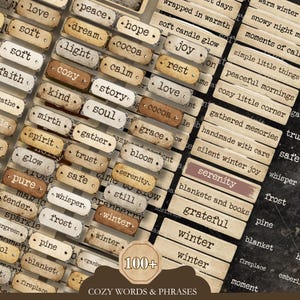 Puede incluir: Una colección de etiquetas imprimibles con palabras y frases acogedoras, perfectas para manualidades. Las etiquetas presentan un diseño rústico con una estética vintage. Las etiquetas incluyen palabras como "calidez", "alegría" e "invierno". La imagen también incluye el texto "Cozy Words & Phrases Printable Labels."