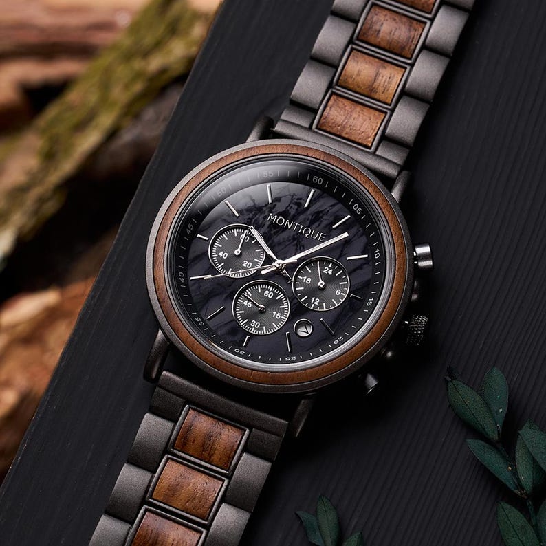 ENGRAVED WALNUT WATCH - First Fathers Day Gift - Personalized Anniversary Gift - Wooden Watch For Men - Boyfriend Birthday Gift - Groomsmen Gifts