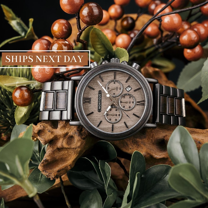 Orologio inciso - Regalo per il marito - Regalo per il primo anniversario per lui - Orologio in legno personalizzato per uomo - Regalo di compleanno per il fidanzato - Regali per i testimoni dello sposo Model 1