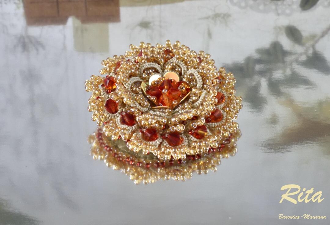 Spilla di pelle fatta a mano - Gioielli - Spille - di kanzashi di T