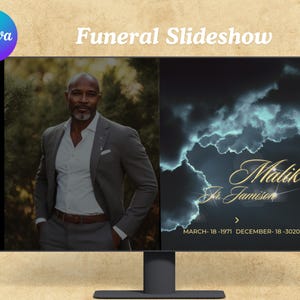 Puede incluir: Una pantalla de computadora que muestra una presentación de diapositivas de funeral con una foto de un hombre con traje y un fondo azul oscuro con nubes blancas y texto dorado que dice "Malik Jr. Jamison MARCH 18, 1971 DECEMBER 18, 2020".