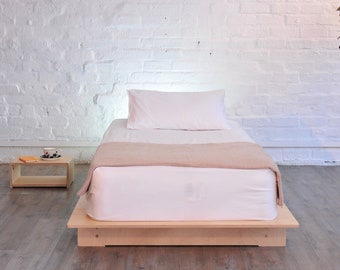 Mùpǔ Moonlight Platform Bed