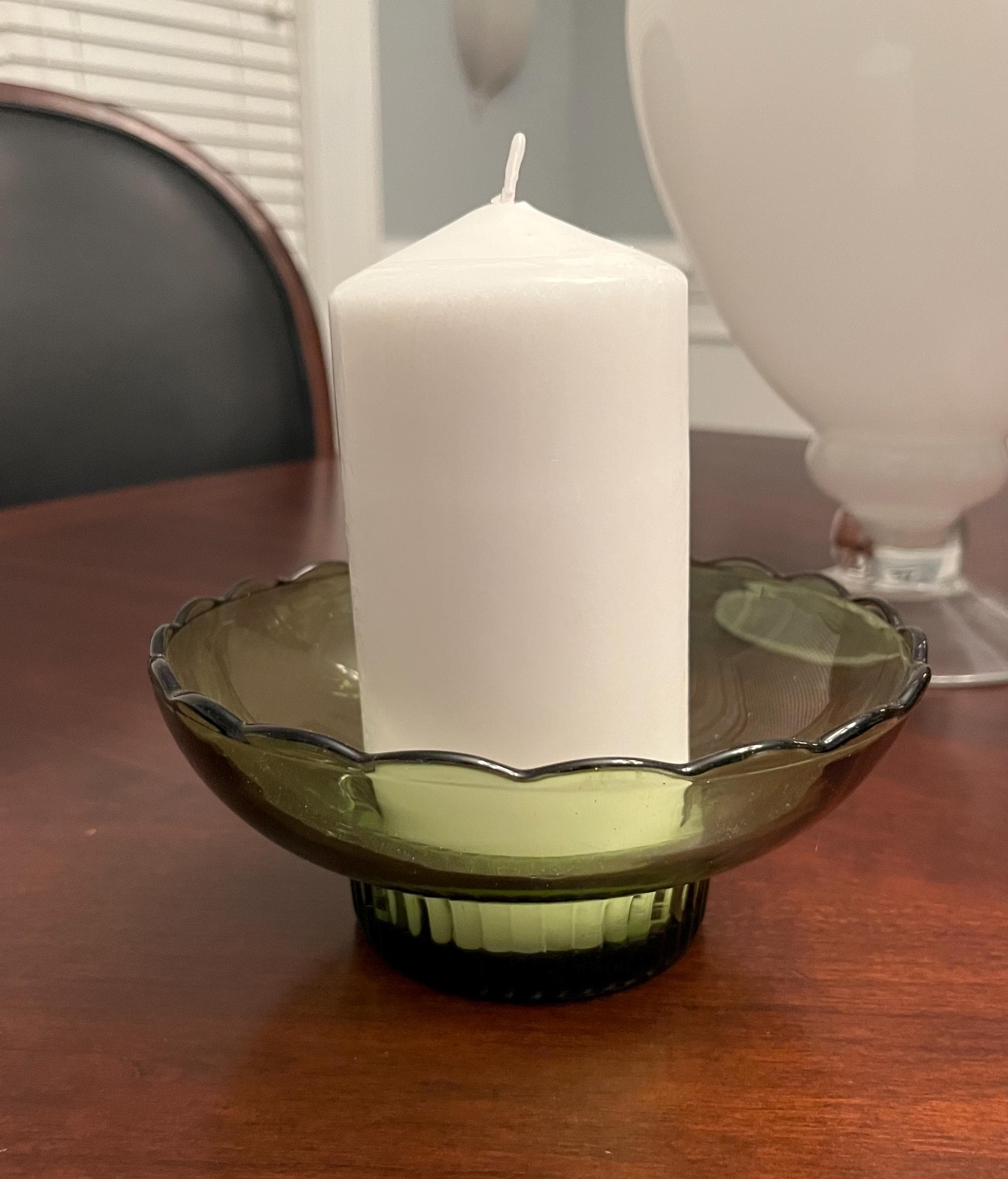 Vintage green glass bowl scalloped edge ribbed E.O. Brody Cleveland OH USA M2000. Pillar candle holder. Candy / nut dish. MCM.