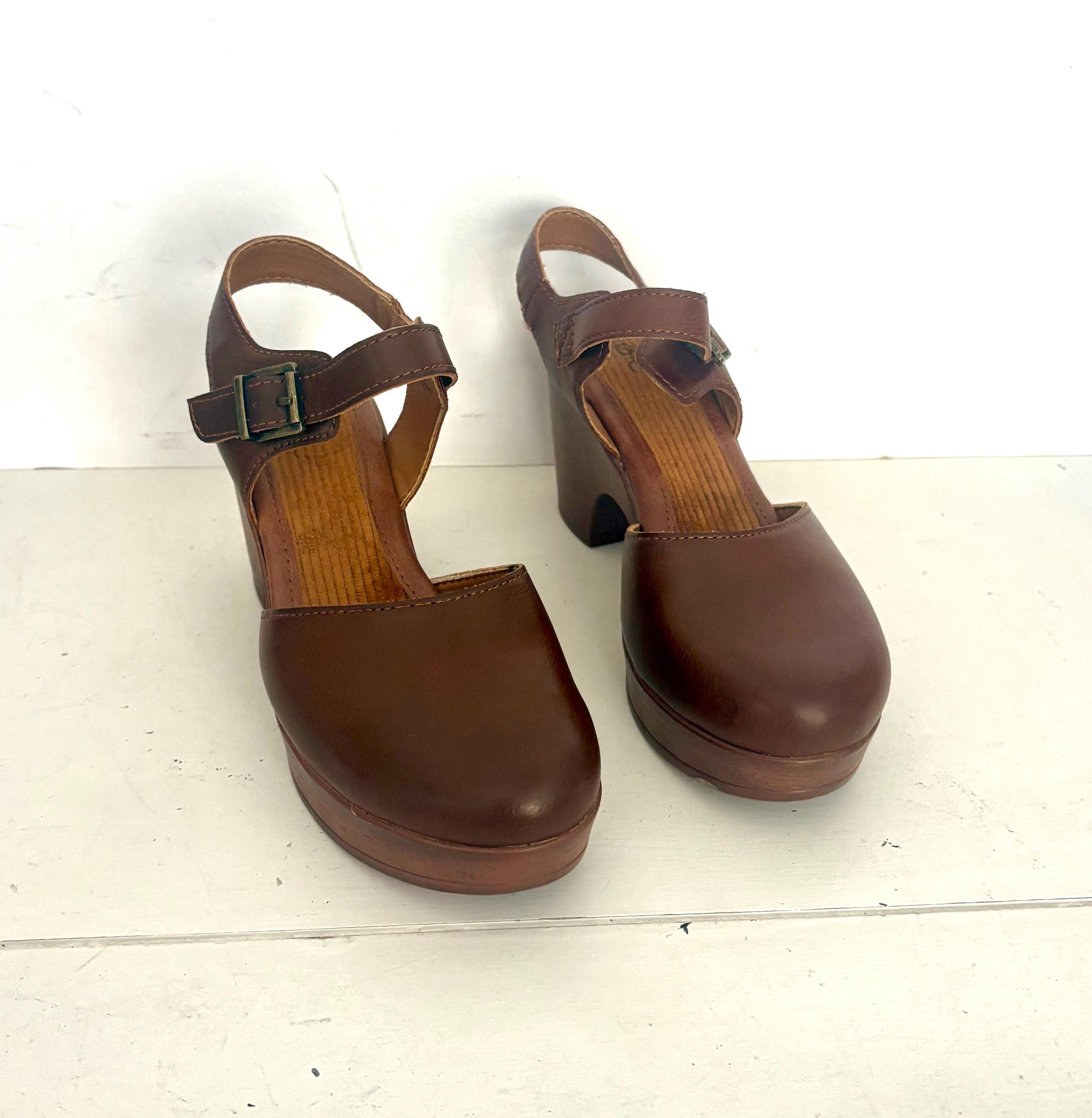 BOC Born of Comfort Natasha Brown Tan Closed Toe Platform Clog