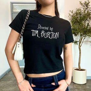 Directed By Tim Burton Baby Tee, Halloween Aesthetic, Goth Punk Tee, Babytee Y2k, Cool Grunge Horror, Vintage Y2k Top, 90s Retro Graphic Top