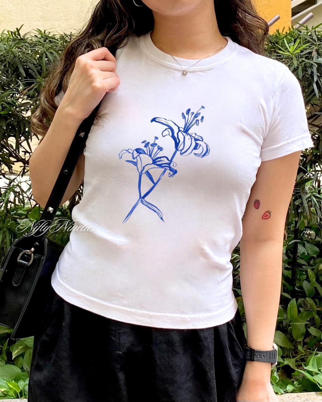 Vintage 00s blue flower print top