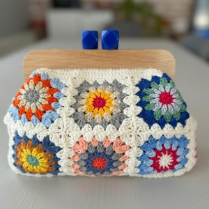 crochet purse,wooden kiss lock crochet clutch