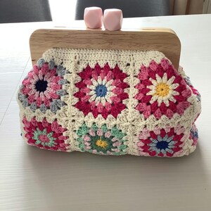 Crochet Purse,Wooden Kiss Lock Crochet Clutch,Granny Square Lined Crochet Purse,Kiss lock lined crochet pouch purse