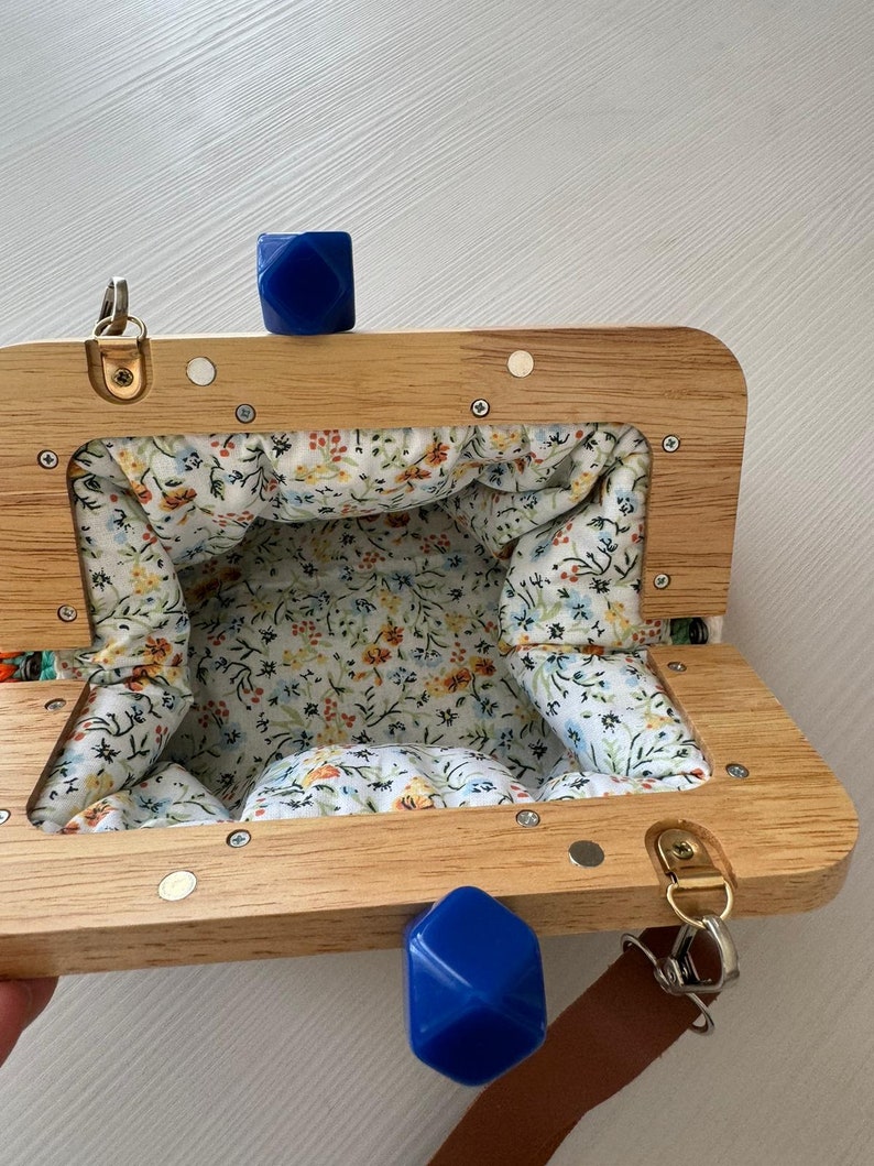 Monedero de crochet con forro de madera y cierre de beso, monedero de crochet con cuadrado de abuela, monedero de crochet, monedero de crochet con forro de cierre de beso imagen 8