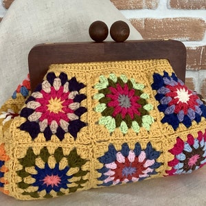 Granny Square Crochet Clutch: Vintage Bohemian Bag with Wooden Kiss Lock
