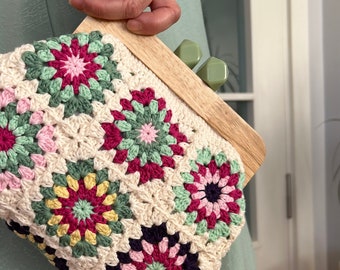 Crochet Purse,Wooden Kiss Lock Crochet Clutch,Granny Square Lined Crochet Purse,,wooden ziplock bag with green beads