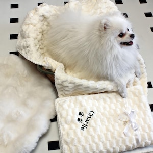 Luxury Personalized Pet Blanket, Custom Embroidered Name Dog Cat Blanket, Ultra-soft and Baby-safe Materials, No Shedding, No Fading