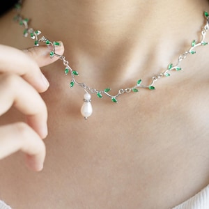 Elegant Diamond Leaf Pearl Necklace, Leaf Bridal Necklace, Bridal Jewelry, Wedding Gift, Bridesmaid Gift, Necklace for Women, Gift for Her