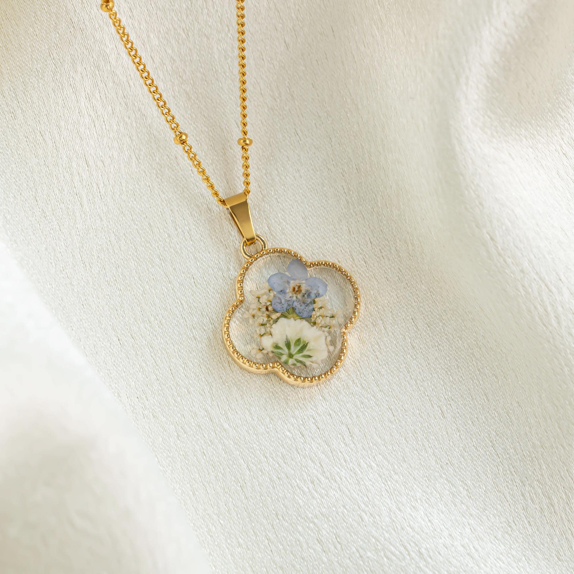 Forget Me Not and Baby&#39;s Breath Necklace, Resin Real Pressed Flower Jewerly, ForgetMeNot, Miscarriage Gift, Necklace for Women, Gift for Her