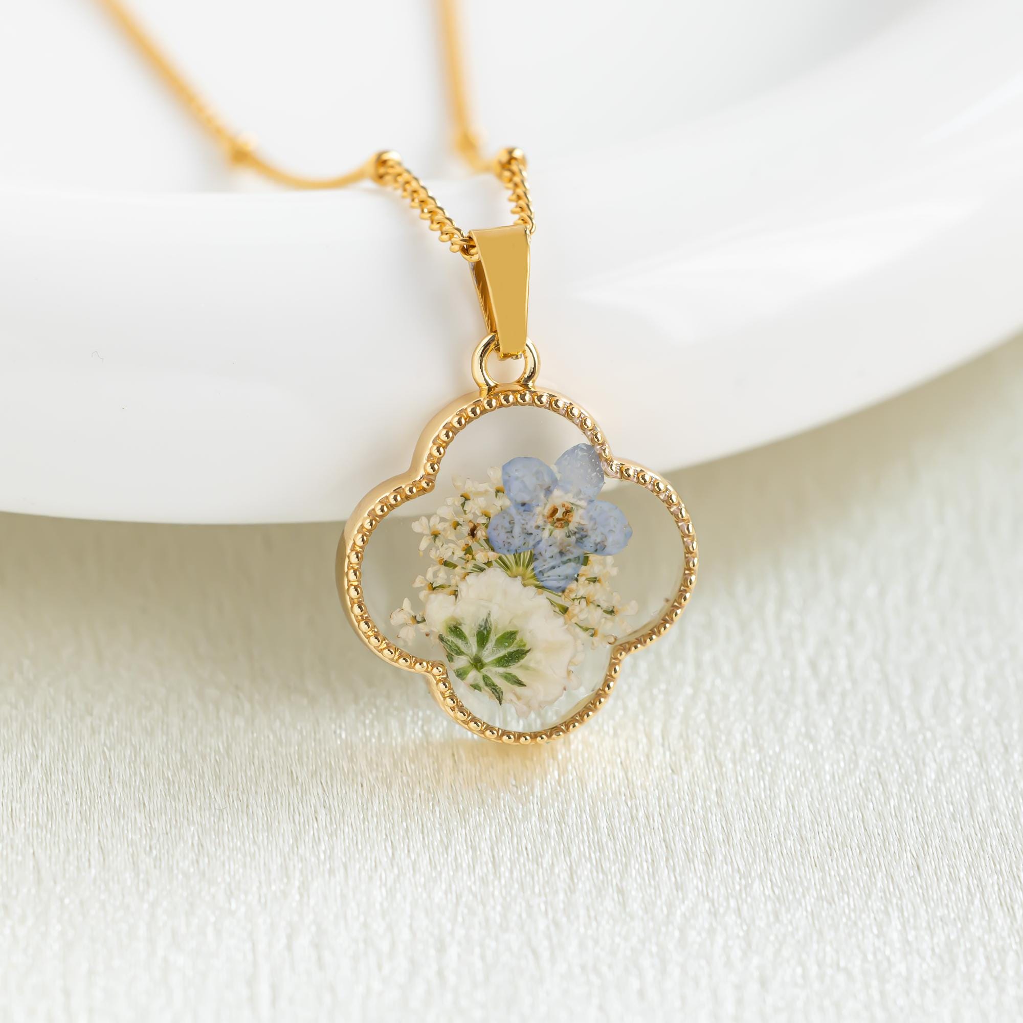 Forget Me Not and Baby&#39;s Breath Necklace, Resin Real Pressed Flower Jewerly, ForgetMeNot, Miscarriage Gift, Necklace for Women, Gift for Her