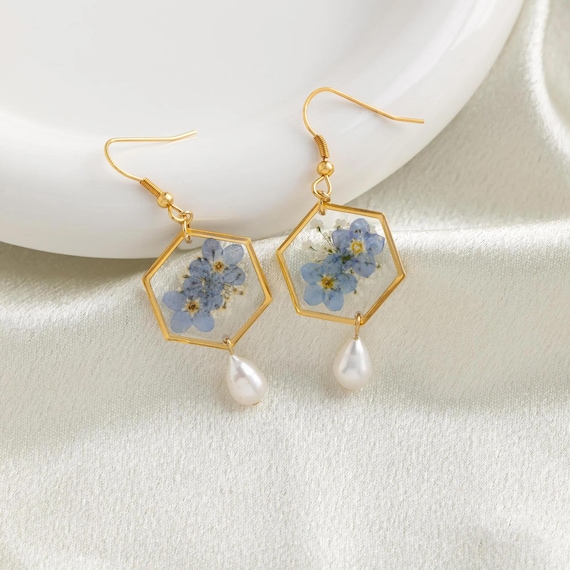Boucles D'oreilles Goutte Fleur Myosotis - Fleurs Pressées Dans Résine, Acier Inoxydable Doré, 3,5x1,7 Cm