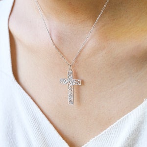 Custom Birth Flower Cross Necklace, Dainty Gold Cross Necklace, Baptism Gift, Cross Jewelry, Cross Flowers Floral Pendant, Birthday Gift