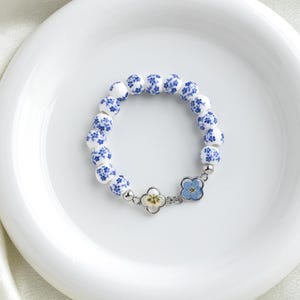 Forget Me Not Bracelet, Baby&#39;s Breath Bracelet, Blue and White Porcelain, Miscarriage Gift, Resin Real Pressed Flower Jewerly, Gift for Her