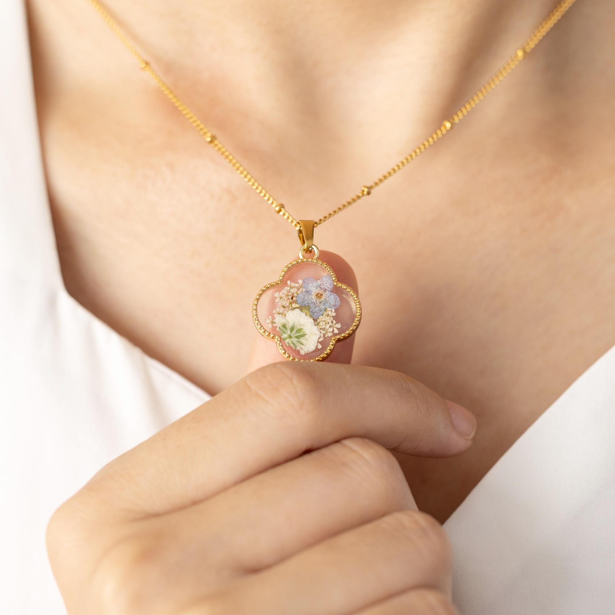 Forget Me Not and Baby&#39;s Breath Necklace, Resin Real Pressed Flower Jewerly, ForgetMeNot, Miscarriage Gift, Necklace for Women, Gift for Her