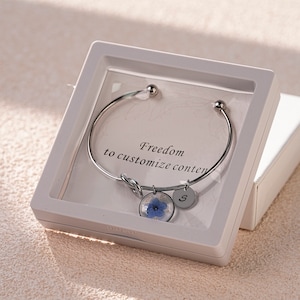 Personalisierte erste Vergissmeinnicht Knoten Armband, benutzerdefinierte Geschenkkarte, gravierte Knoten Armband, Brautjungfer Schmuck, Brautparty, Geschenk für sie