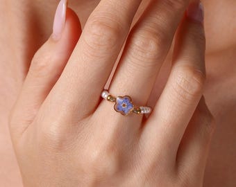 Forget Me Not Flower Ring, Freshwater Pearl Floral Ring, Dainty Resin Flower Jewelry, Handmade Botanical Ring, Gift for Mom