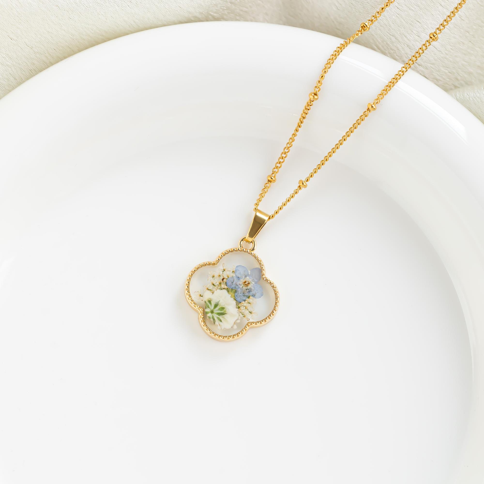 Forget Me Not and Baby&#39;s Breath Necklace, Resin Real Pressed Flower Jewerly, ForgetMeNot, Miscarriage Gift, Necklace for Women, Gift for Her