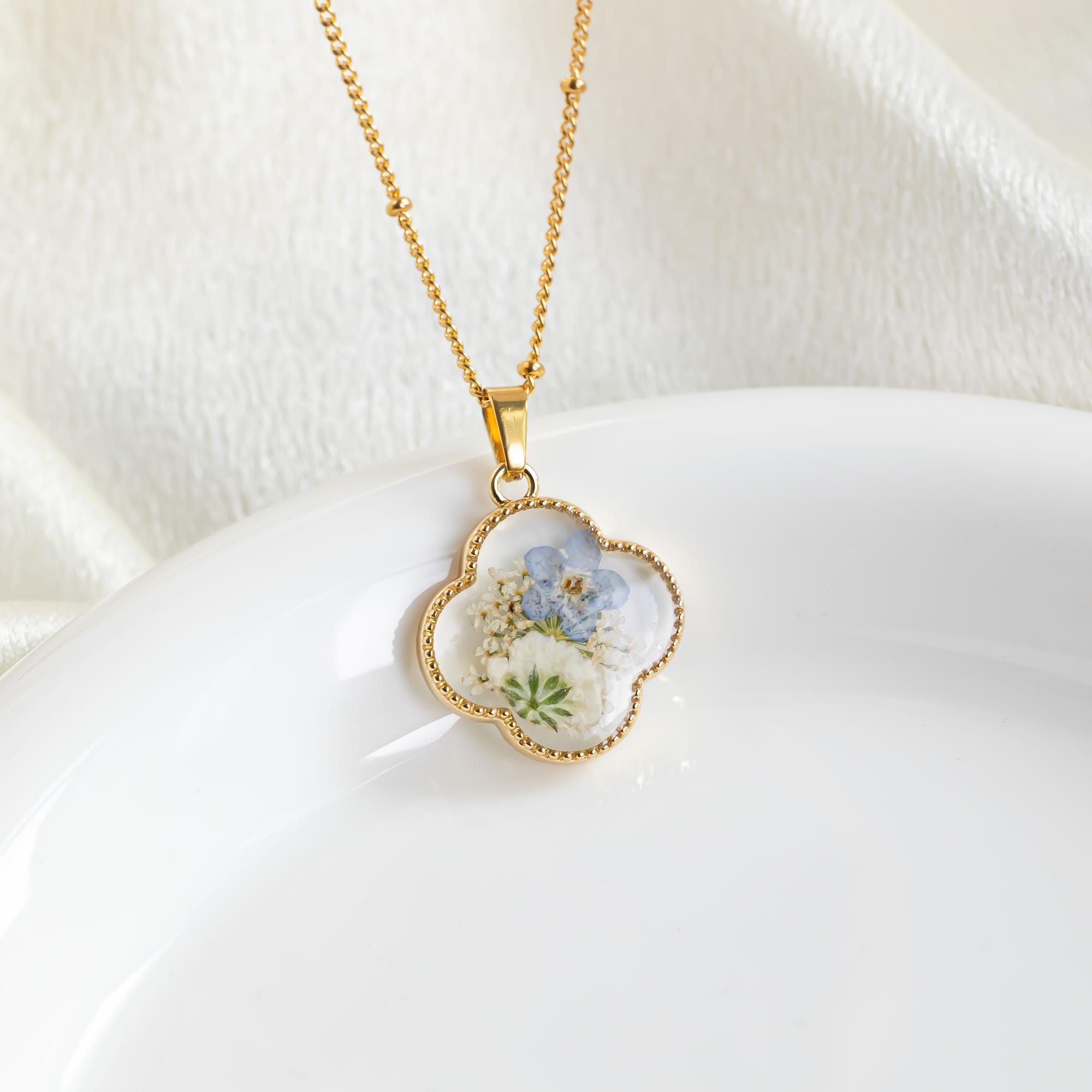 Forget Me Not and Baby&#39;s Breath Necklace, Resin Real Pressed Flower Jewerly, ForgetMeNot, Miscarriage Gift, Necklace for Women, Gift for Her