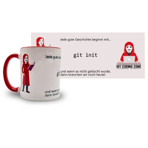 Könnte beinhalten: Weiße Keramiktasse mit rotem Rand und Henkel. Die Tasse zeigt ein Cartoon-Bild einer Person mit einer roten Maske, die ein Buch hält. Der Text auf der Tasse lautet "Jede gute Geschichte beginnt mit... git init".