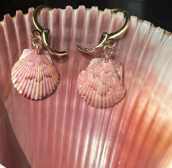Dainty Shell Earrings 18k Gold Plated