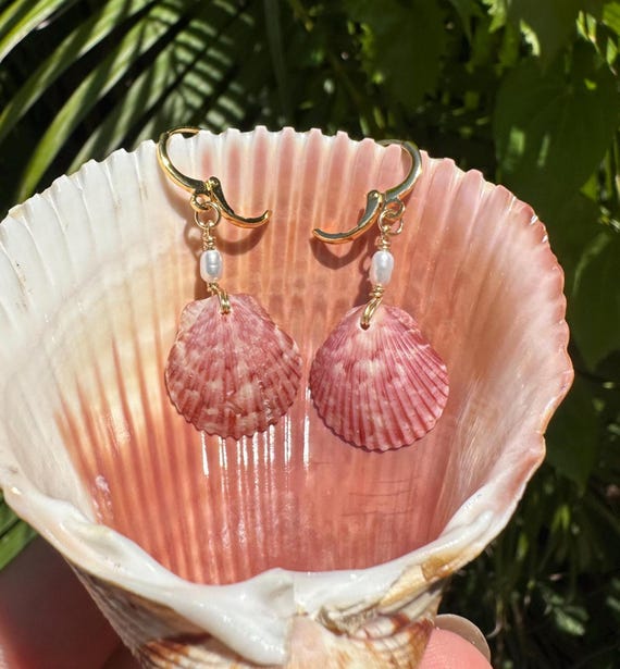 Shell and pearl earrings, 18k gold plated, handmade, handpicked shells