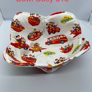 Hot/Cold Mostly Red The Wiggles Big red car, plane, boat, bus & submarine - Microwaveable Handmade Bowl Holder Cozy
