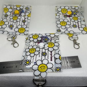 Daisy Smiley Face Keychain Card Holder – Cute & Compact ID Wallet | Handmade Snap Closure Pouch