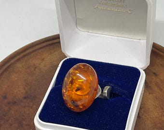 Vintage Baltic amber and sterling silver ring