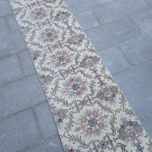 2x7 Rug,2x7 Turkish rug,2x7 White rug,2x7 runner,2x7 Ousak rug,2x7Home loving,2x7 decor,2x7 vintage rug,Handmade Rug Wool Rug 1.11x6.9 feet