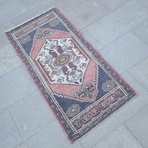 2x4 Turkish rug, 2x4 Small rug, 2x4 Pink rug, 2x4 Vintage rug, 2x4 Mini rug, 2x4 Doormat rug, 2x4 Oushak rug, 2x4 Wool rug, 1.11x3.11 ft