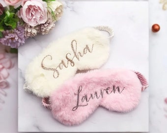 Augenmaske aus Kaninchenhaar | Personalisierte Schlafmaske für Brautjungfern mit individuellem Text | Plüsch und gemütliches Geschenk für Bachelorette