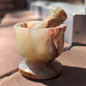 Mortel och stöt i onyxsten / Köksredskap i grön onyx