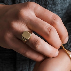 Chevalière en or personnalisée pour homme, bague monogramme rectangle à graver en or massif 14 carats, bague initiale carrée personnalisée, bijoux pour homme