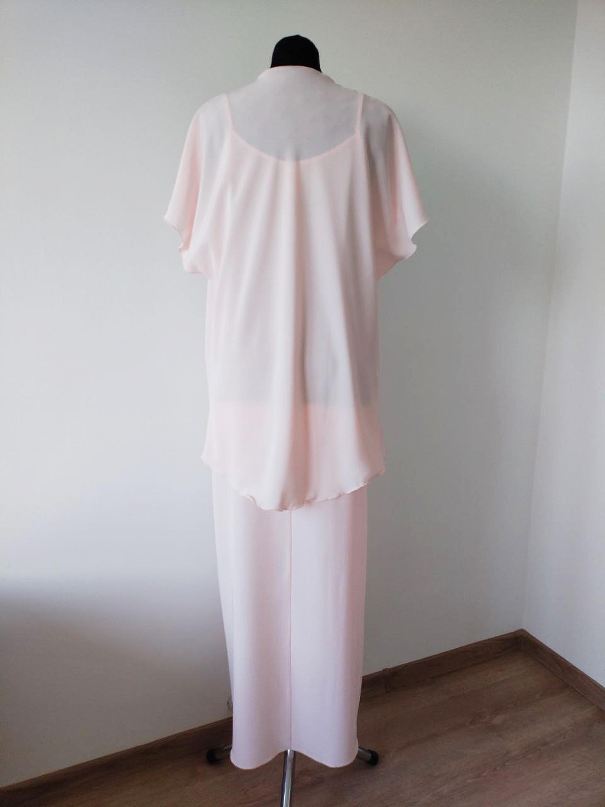 LA NUIT Cape Gown
