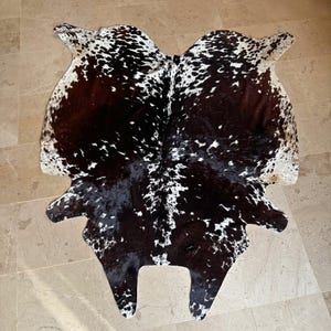 Alfombra única de piel de vaca con pelo de vaca, alfombra de piel de vaca marrón moteada, alfombra de cuero, alfombra de piso de piel de vaca natural, tapizado, regalo, decoración de pared