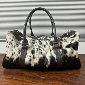 Haare auf Rindsleder Seesack Rindsleder Seesack Rindsleder Weekender Bag Black & White Rindsleder Reisetasche Rindsleder Westerntasche Geschenk